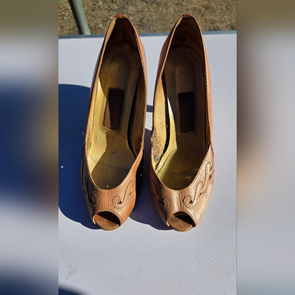 Elegant Tan Peep-Toe Women's Shoes